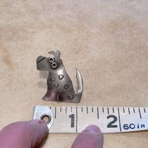 🐶 Doggy lapel pin